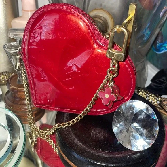 - Louis Vuitton Vernis Heart ♥️ Wallet - Picture 1 of 9